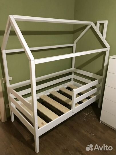 Детская кровать домик