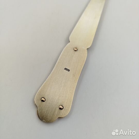 Лопатка для торта, украшенная цветочным декором на