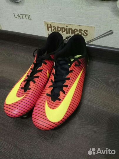 Футбольные бутсы