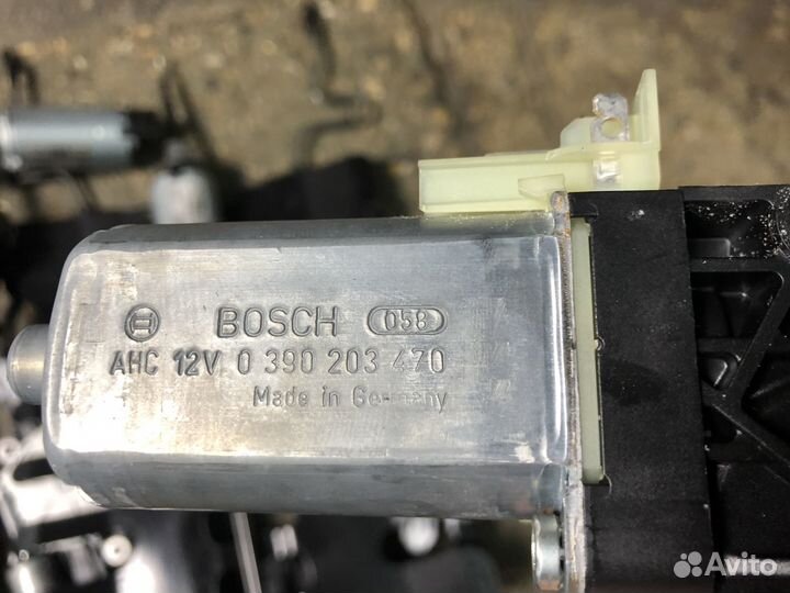 Моторчик сиденья правого Volkswagen Tiguan 08-17