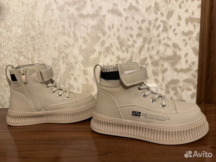 Ботинки демисезонные для девочки новые 30 размер