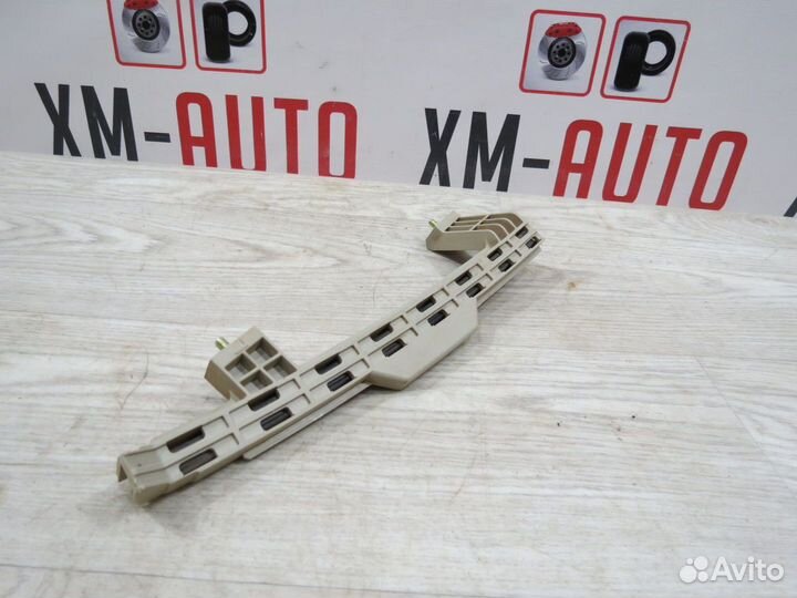 Направляющая стекла левая Hyundai Solaris 2