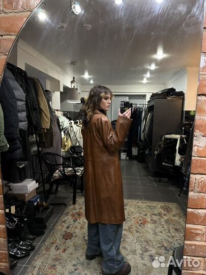 Винтажный кожаный плащ