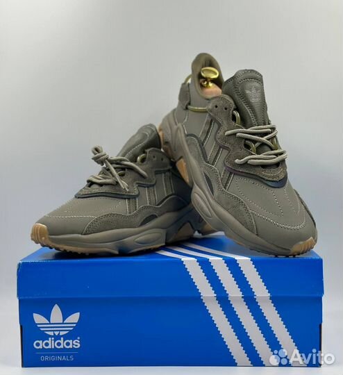 Кроссовки adidas ozweego