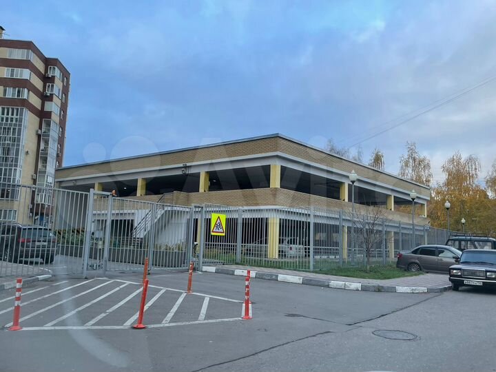 Машиноместо, 16 м²