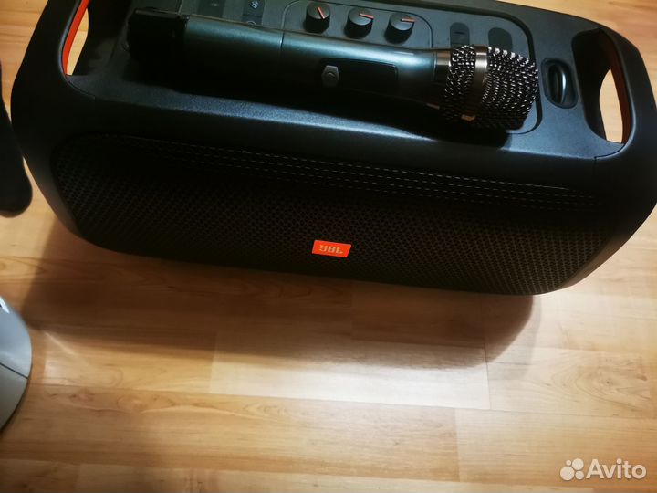 Jbl partybox on the GO