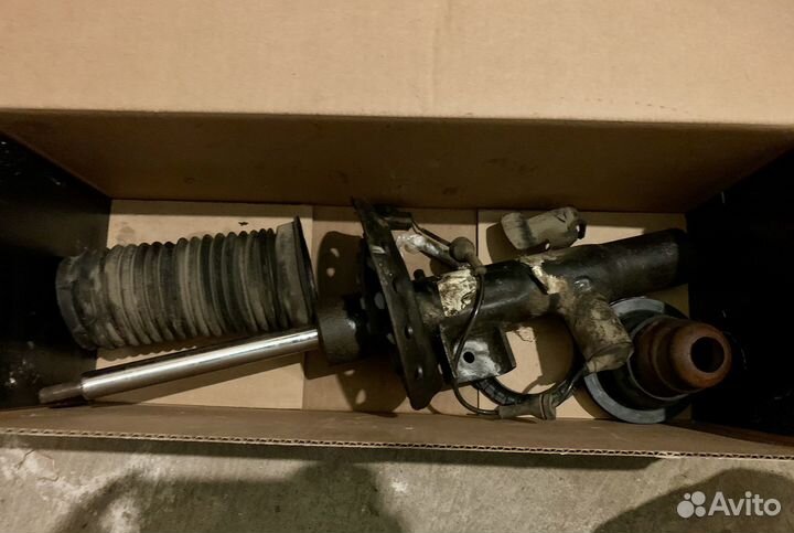 Амортизатор Volvo 31340321 на запчасти