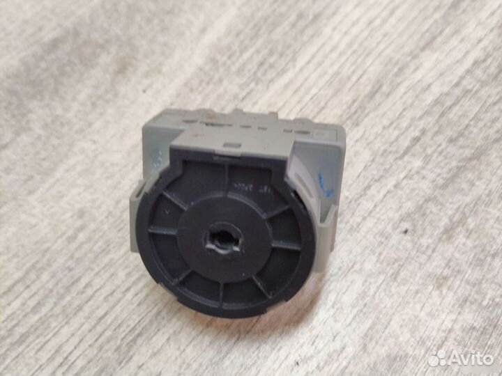 Контактная группа замка зажигания Ford Focus 1