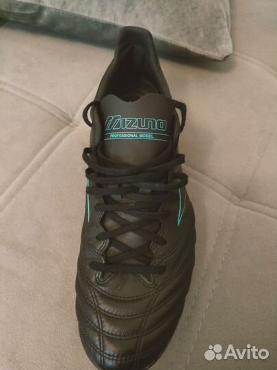 Футбольные бутсы