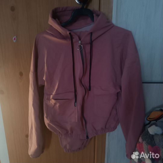 Спортивный костюм женский