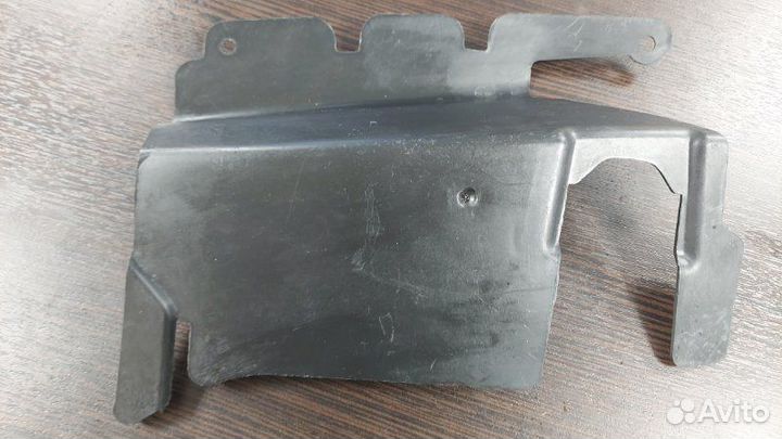 Воздуховод радиатора Ford Focus