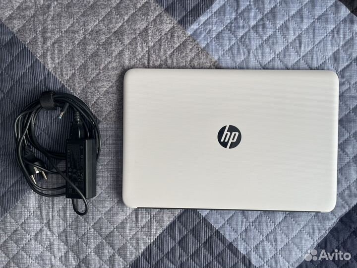 Ноутбук HP 15-ay505ur