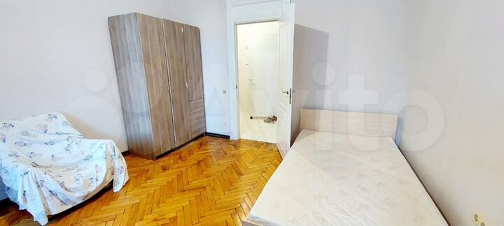3-к. квартира, 93 м², 3/8 эт.