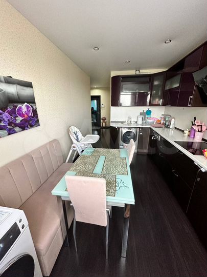 2-к. квартира, 64 м², 10/18 эт.