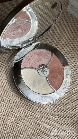 Guerlain Meteotites Pearl Dust Highlighter