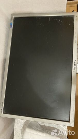 Монитор Samsung