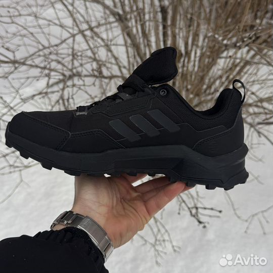 Кроссовки зимние Adidas терекс