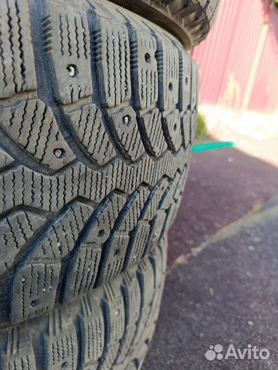 Bridgestone Blizzak Spike-01 205/55 R16 T