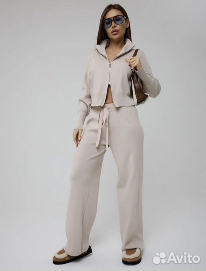 Костюм женский