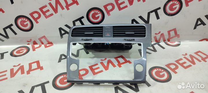 Консоль магнитолы Volkswagen Golf Alltrack BA5CZR