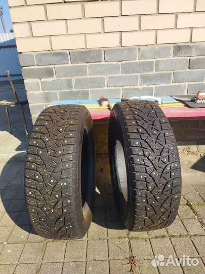 Bridgestone Blizzak Spike-02 205/60 R16