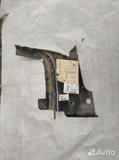 Панель правой колесной арки Cruze