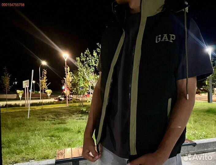 Жилетка (безрукавка) Gap