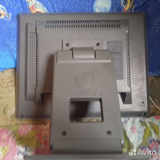 Монитор LG flatron l1510s