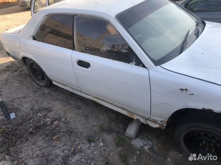 Крыло nissan gloria cedric