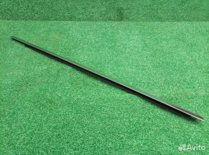 Молдинг стекла задней левой двери Mercedes GLC-kla