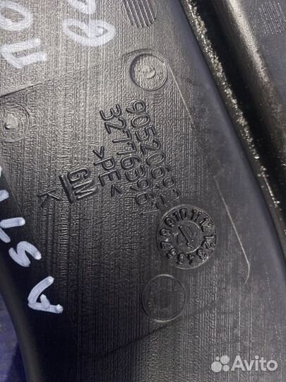 Воздуховод Opel Astra H универсал 2012