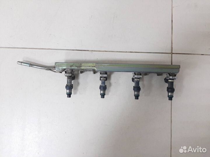 Рейка топливная рампа Nissan Almera Classic B10 20