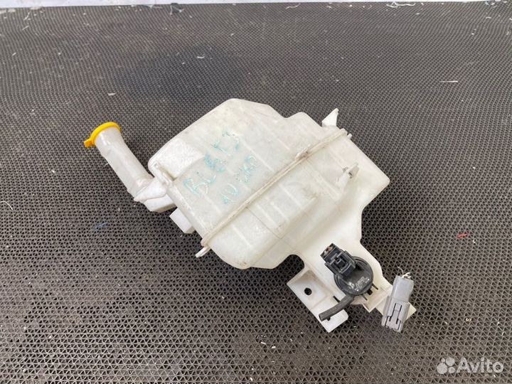 Бачок омывателя mazda 3 BL 2008-2011