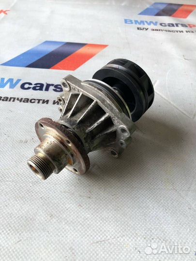 Водяная помпа BMW 7 E38 1996
