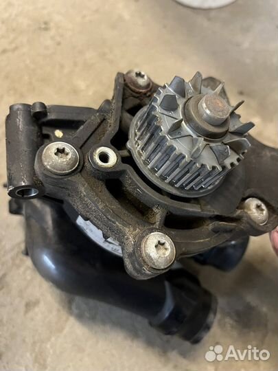 Водяной насос (помпа) 06H121026DN Skoda Yeti