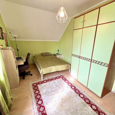 Дом 145 м² на участке 6,5 сот.