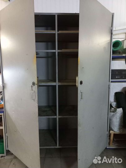 Шкаф металлический для инструментов бу