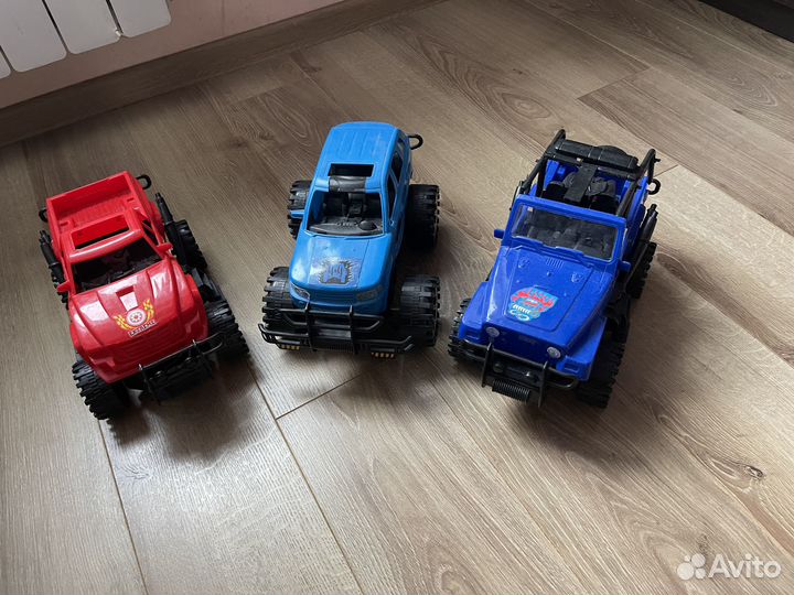 Машинка внедорожник