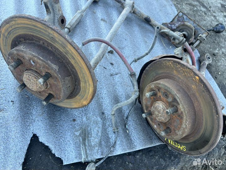 Задний кулак ступица Kia Spectra