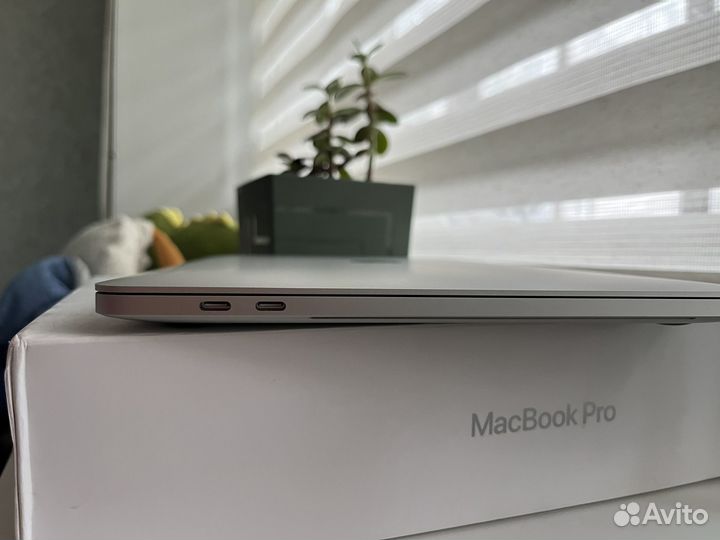 Macbook pro 13-inch 2020