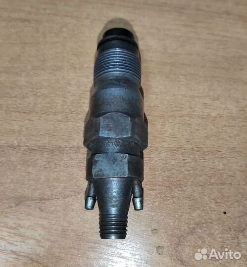 Форсунка дизельная VW Golf 3 / Vento