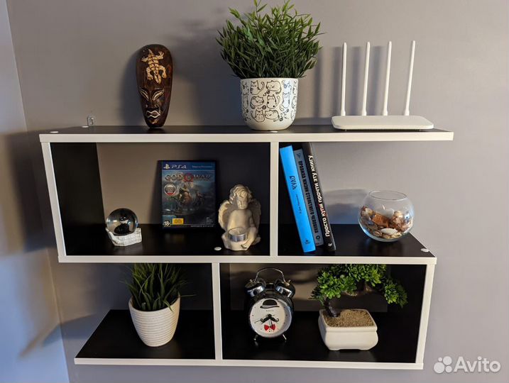 Новая Полка настенная черная с белым