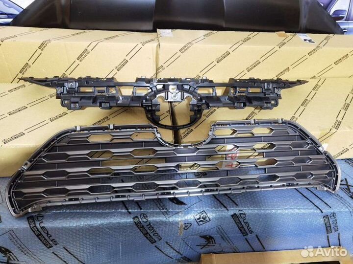 Решетка радиатора Toyota Rav4 XA50 2018-2023