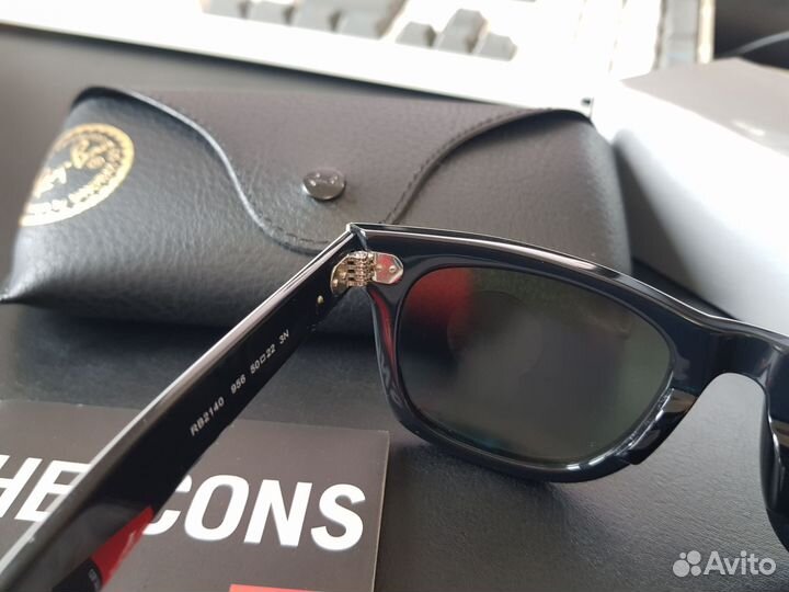 Солнцезащитные очки Ray-Ban Wayfarer RB2140 956 3N