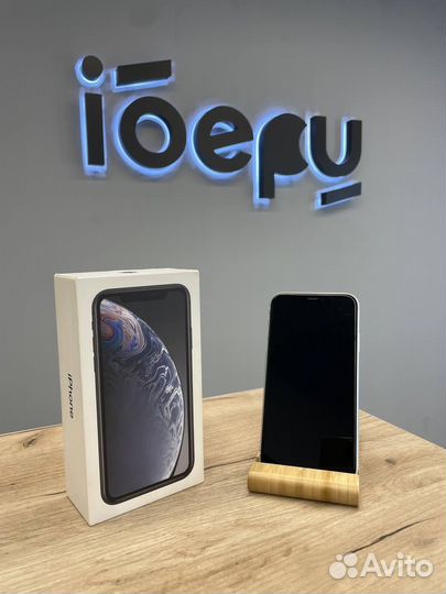 Телефон iPhone XR 64 White