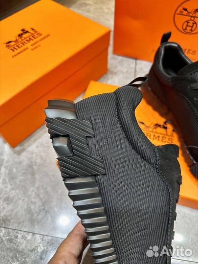 Мужские кроссовки Hermes: новая коллекция на каждый день