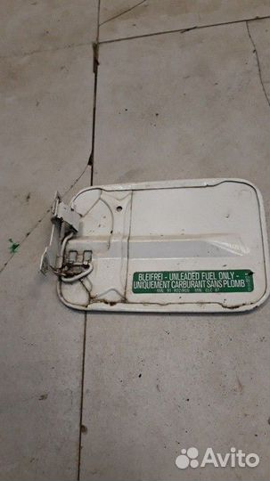 Лючок бензобака Volkswagen Passat