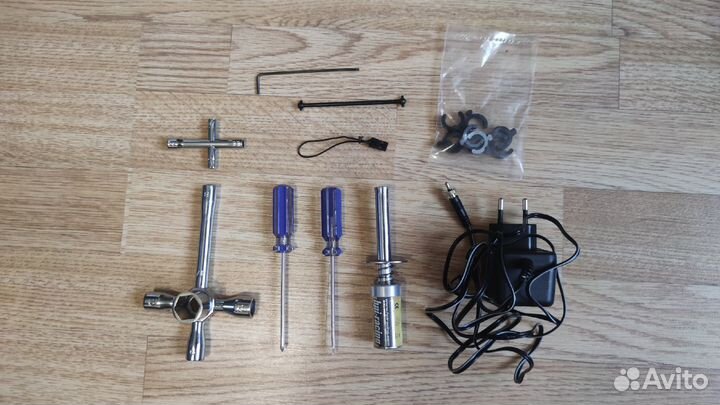 Радиоуправляемая машинка с двс 1/10