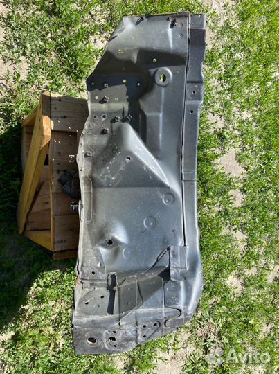 Правая четверть на Nissan Patfinder r51