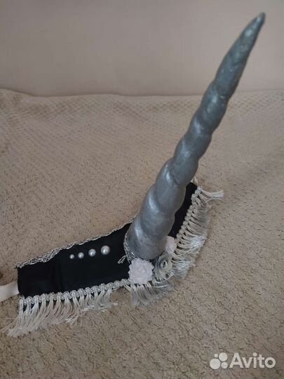 Рог на лошадь и пони